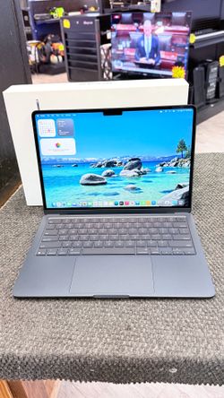 MacBook Air 13in 2025 16GB 256HDD Cycle 2 Battery 100