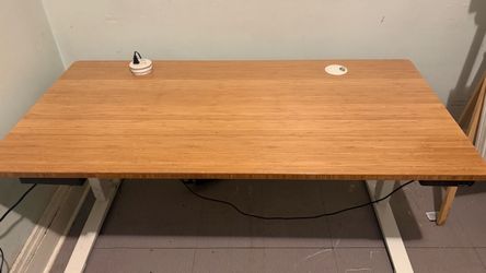Uplift desk