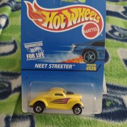 Hot Wheels Bundle 1991 Blue Card Pink 3  Window 31, 1996 Blue Card Neet Streeter Yellow #526 Cash Porch Pickup Redmond 