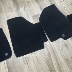 Yukon GMC - Carpet Floor Mat / Dark Gray 