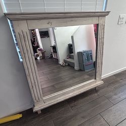 White Isabella Mirror