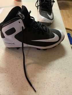 Nike size 7 baseball cleats