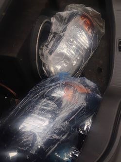 Toyota Highlander brand new headlights