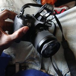Canon EOS Rebel T100
