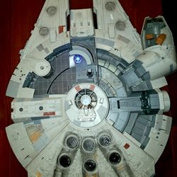 Millennium falcon cheap legacy collection