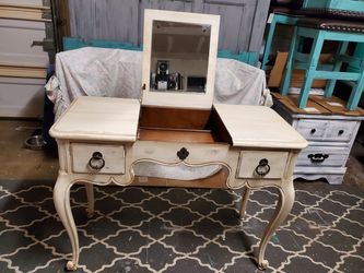Antique vanity with mirror