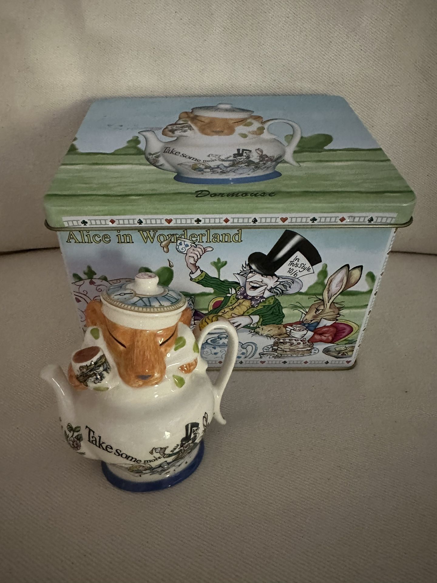 John Beswick Alice in Wonderland Dormouse figurine NIB Paul Cardew