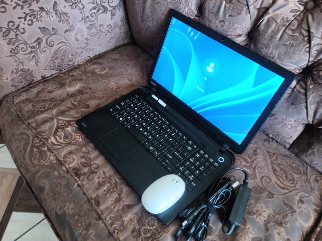 Laptop Toshiba Satellite C50-B Bu-ena Para Estudi-antes Good For Stud-ents.