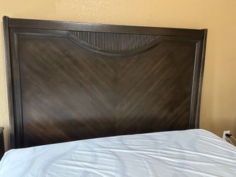 Queen size bed set with dresser with mirror side table plus mattress