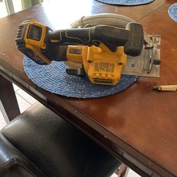 De Walt Cordless Bushiess20v Max