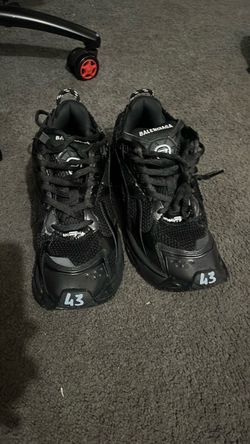 Balenciga runner led size 10