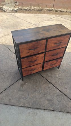 Bedroom dresser, six drawers