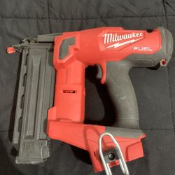 Milwaukee M18 FUEL 18-Volt Lithium-Ion Brushless Cordless Gen II 18-Gauge Brad Nailer (Tool-Only)
