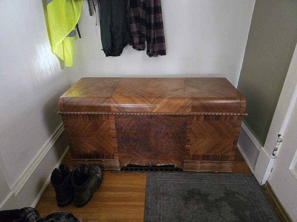 Lane Cedar Chest