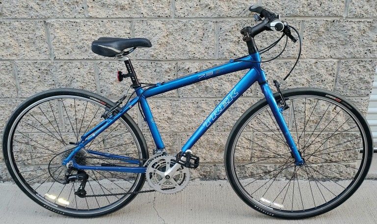 Trek Hybrid Road Bike - Medium Size - Excellent Condition
-
Fully serviced and "ready to ride"