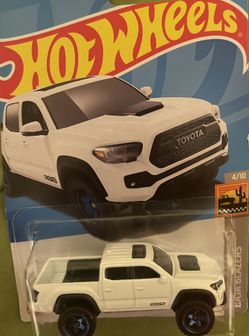 TOYOTA TACOMA 4*4 Hotwheels