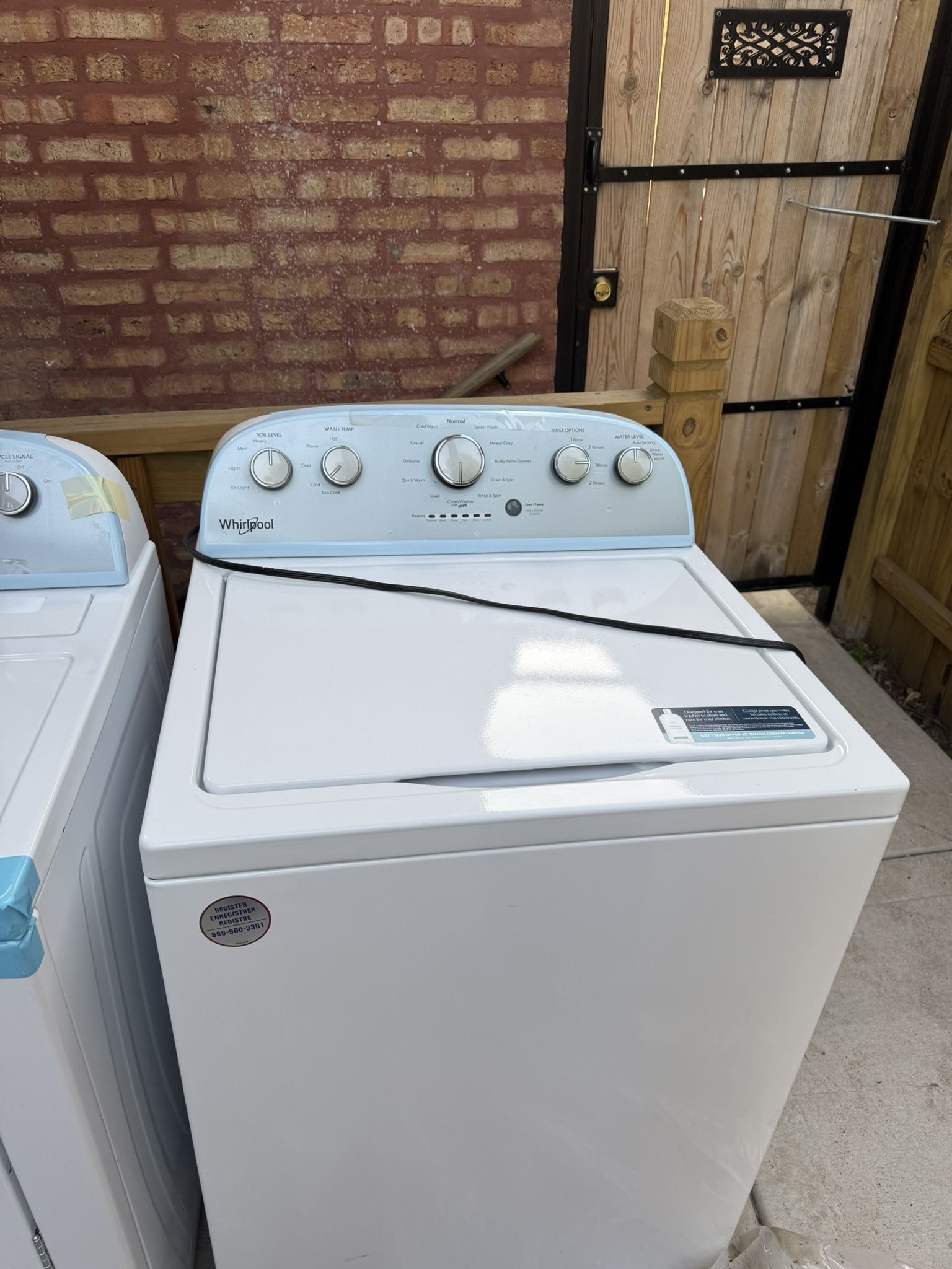 Whirlpool Washer & Dryer Set – Like New!