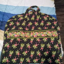 VERA BRADLEY GARMENT TRAVEL BAG.