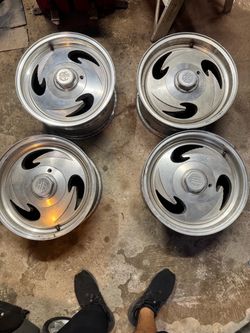 Polished 16 in wheels