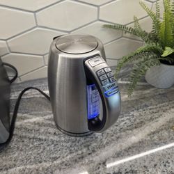 Cuisinart 1.7-Liter Stainless Cordless Electric Kettle 