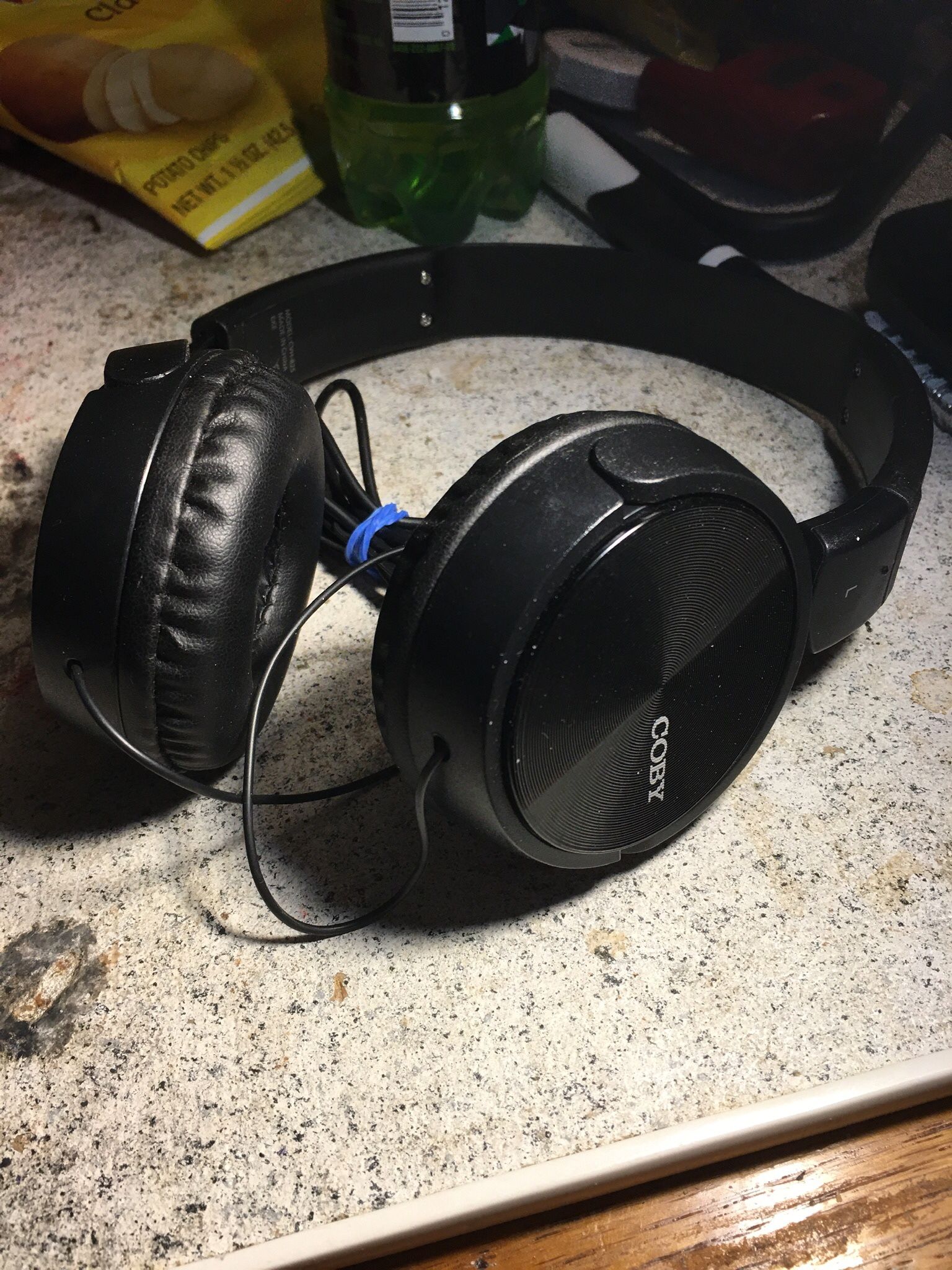 plug in stereo headphones