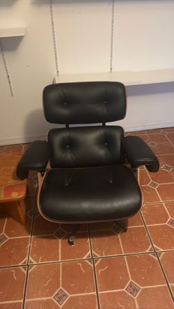 Eames Lounge Chair