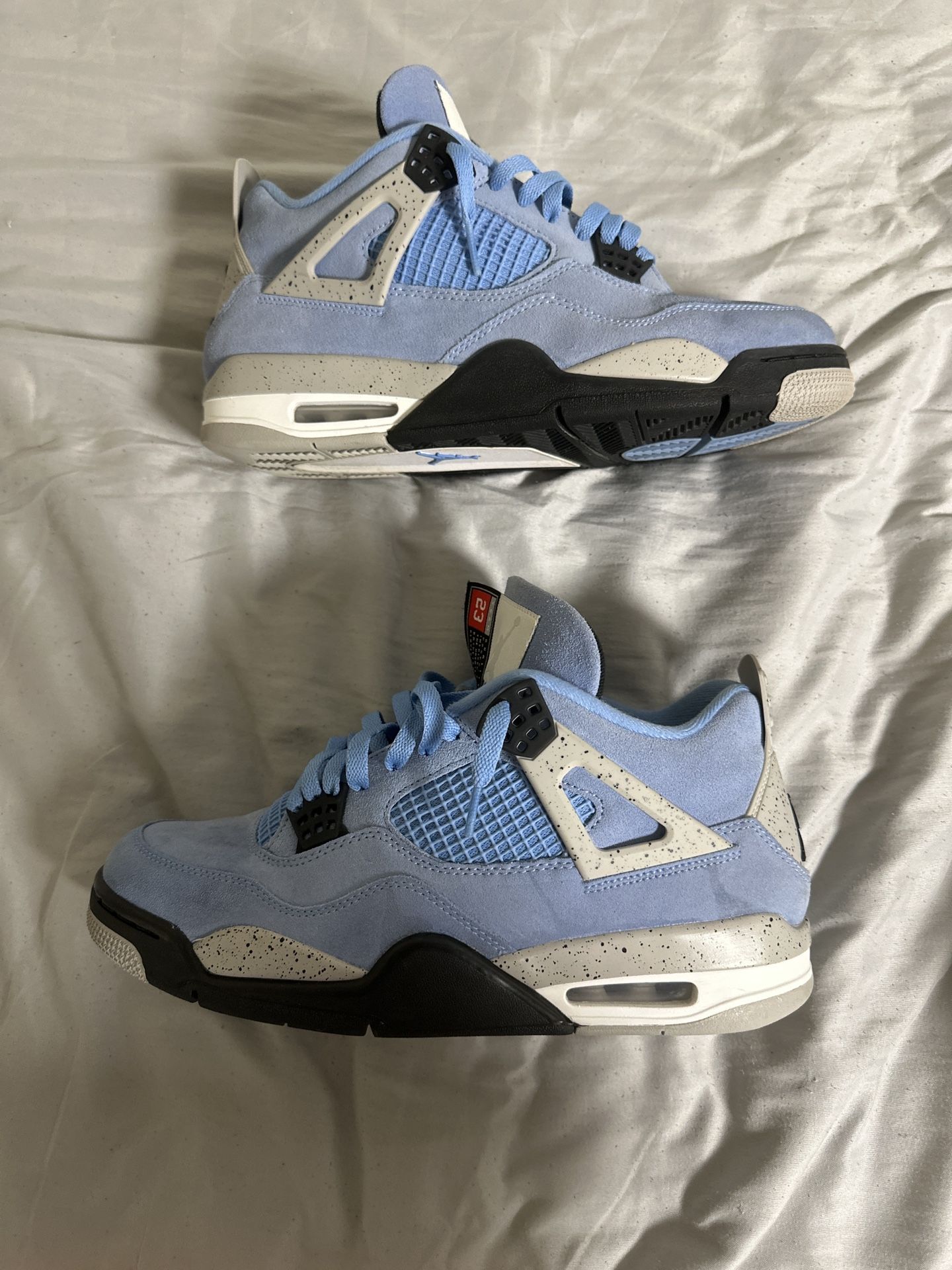 Used Air Jordan 4 UNC size 11 good condition W/Box