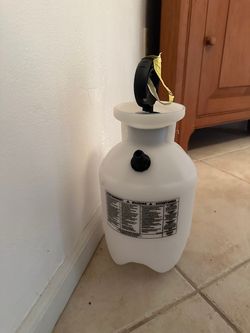 Chapin 20000 1 Gallon Lawn and Garden Pump Sprayer