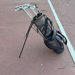 Used Pink Golf Starter, Set With Putter And Standup Bag, Good Condition