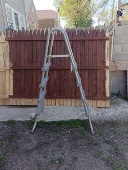 Pool ladder