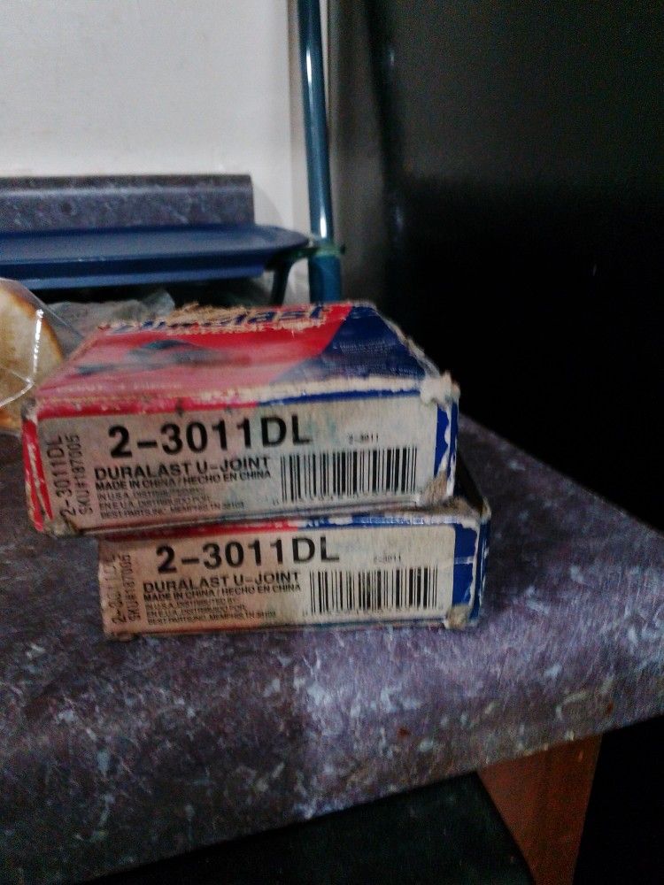 U Joints I Have 3 Of Them Cheaper Then Retail. $30.00 For 1 You Will Have 3 Of Them.