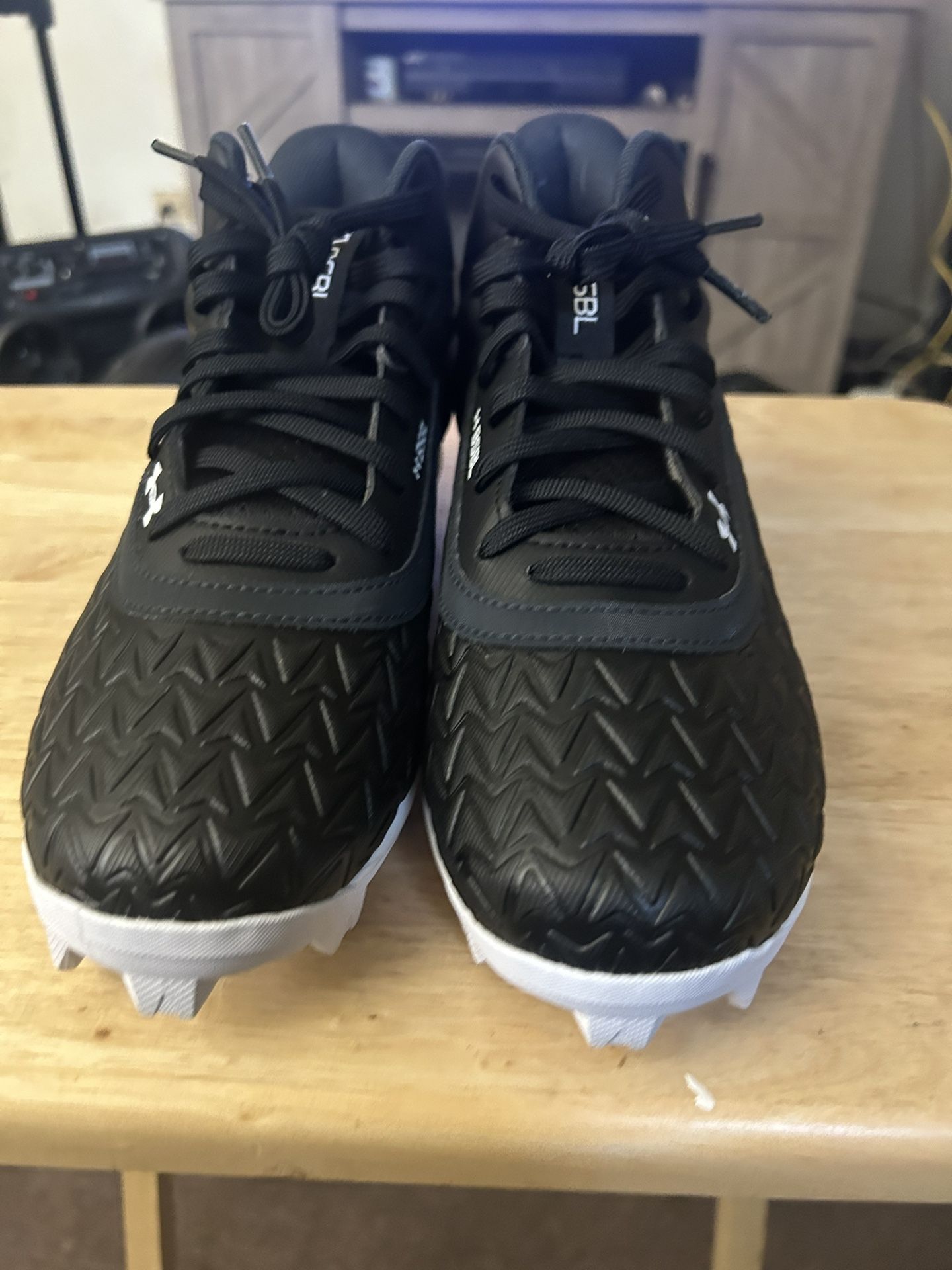 Under Armor Cleats Size 6Y