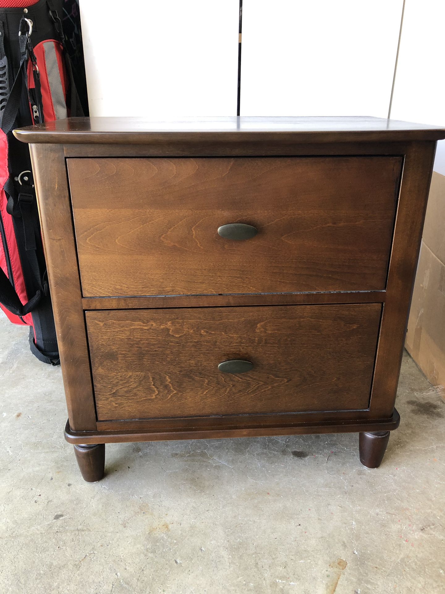 Bassett Night Stand/End Table