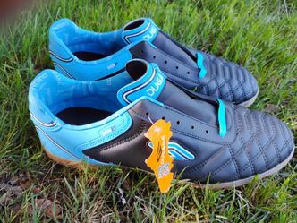 Dugana DGN21 Indoor Soccer Shoes - NEW