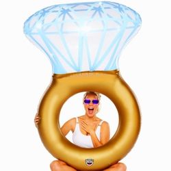 Wedding Ring: Large Inflatable 