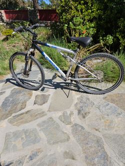Jeep Cherokee Mountain Bike