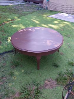 Used   36"  Round  Center  Table