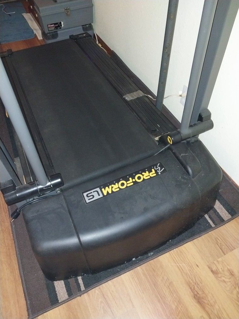 PRO-FORM Crosswalk LS Treadmill