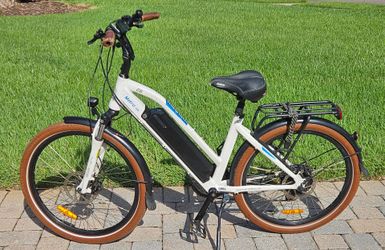 White Magnum Metro 48V Electric  Bike