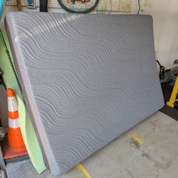 Queen Size 10 Inch Gel Memory Foam Mattress 