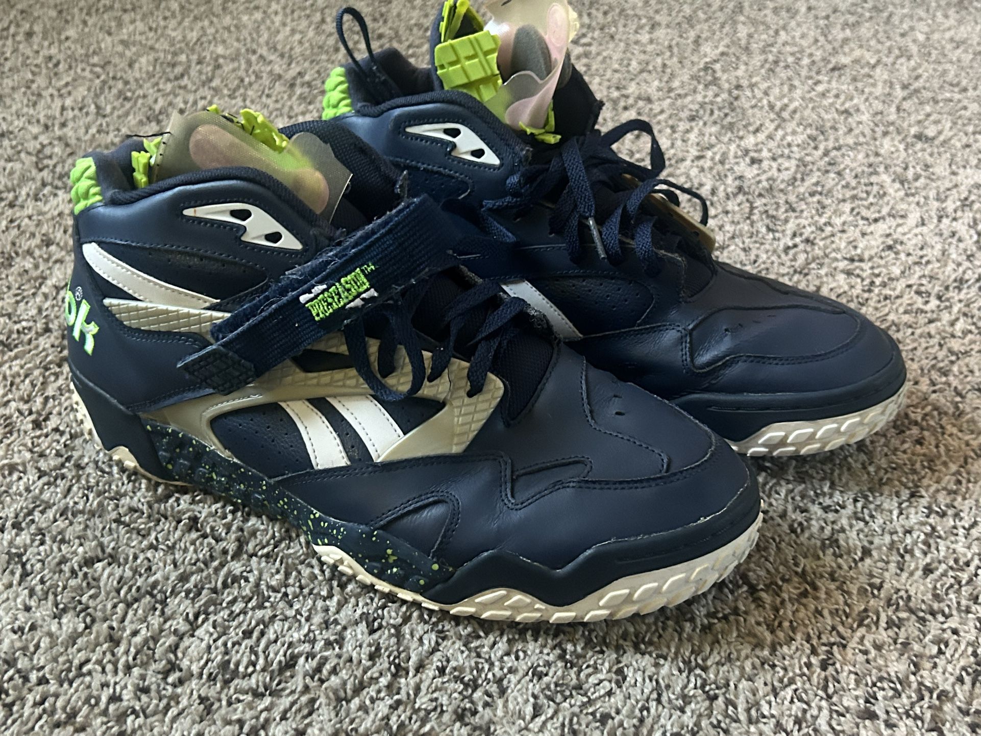 EXTREMELY RARE!! Reebok Pump Paydirt Mid V60291 Seattle Seahawks Pumps Size 13