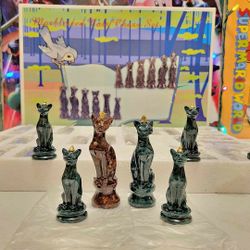 Vintage 32 Piece Marbleized Green Bronze Cats Chess Set In Box
