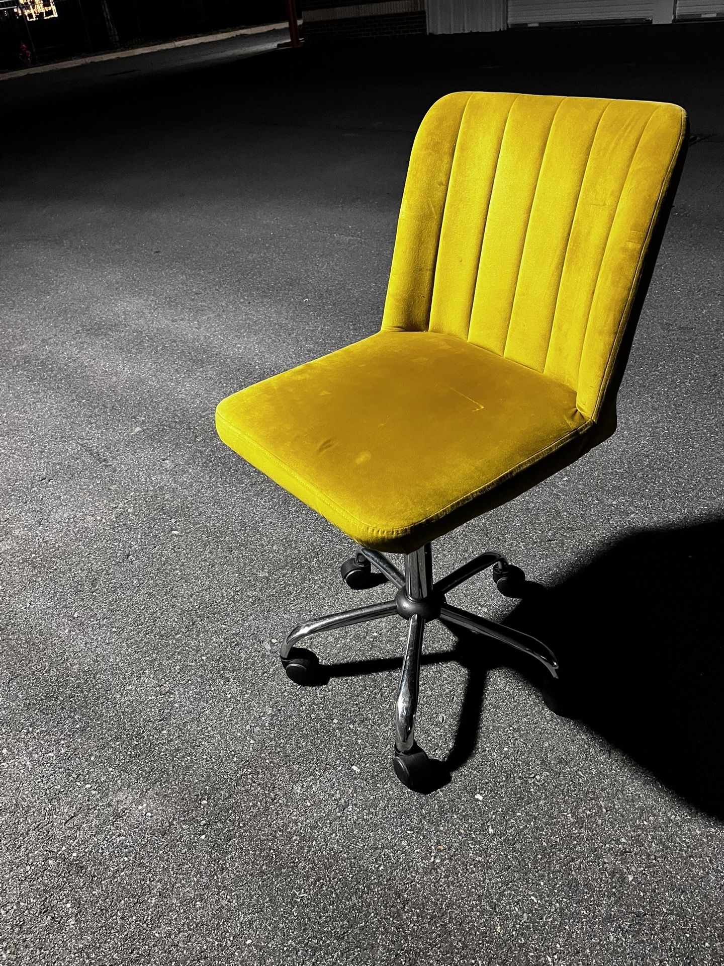 ✨ Mid-Century Mustard Velvet Swivel Chair