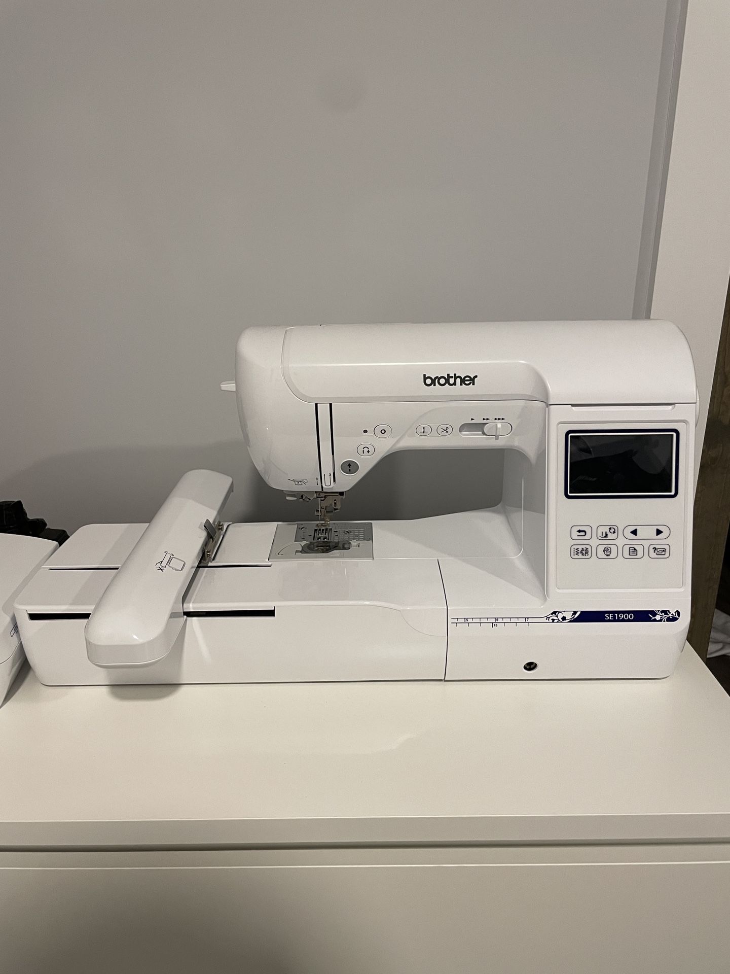Brother SE1900 Sewing and Embroidery Machine and Much More!