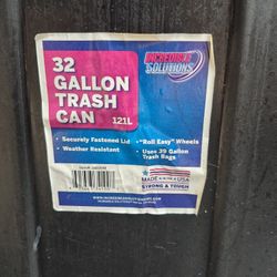 32 Gallon Trash Can