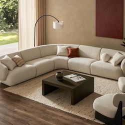WHITE CASTLERY COUCH
