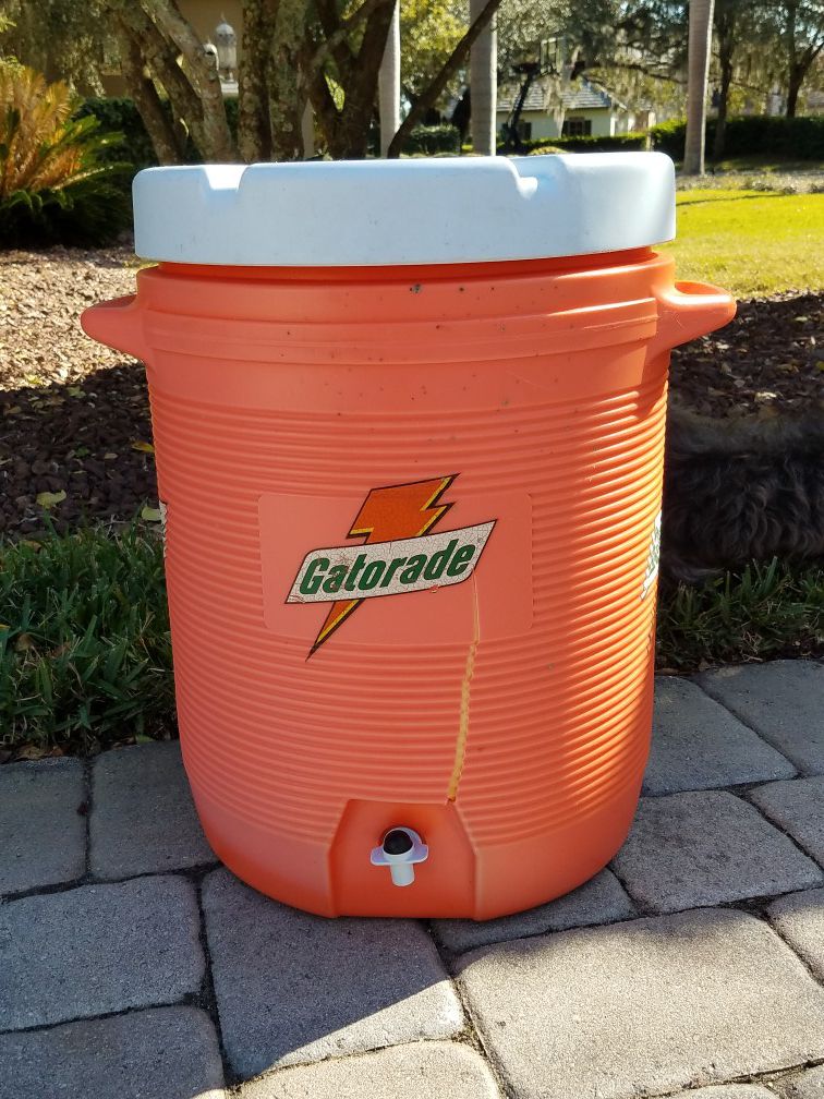 Water Cooler "10 Gallons" Made By Rubbermaid