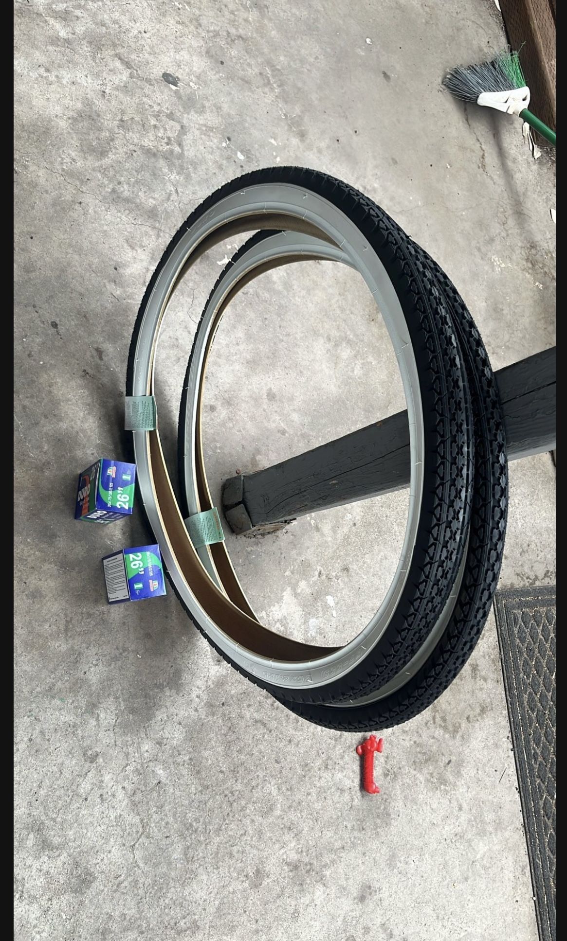 26x2.125 Tires And Tubes