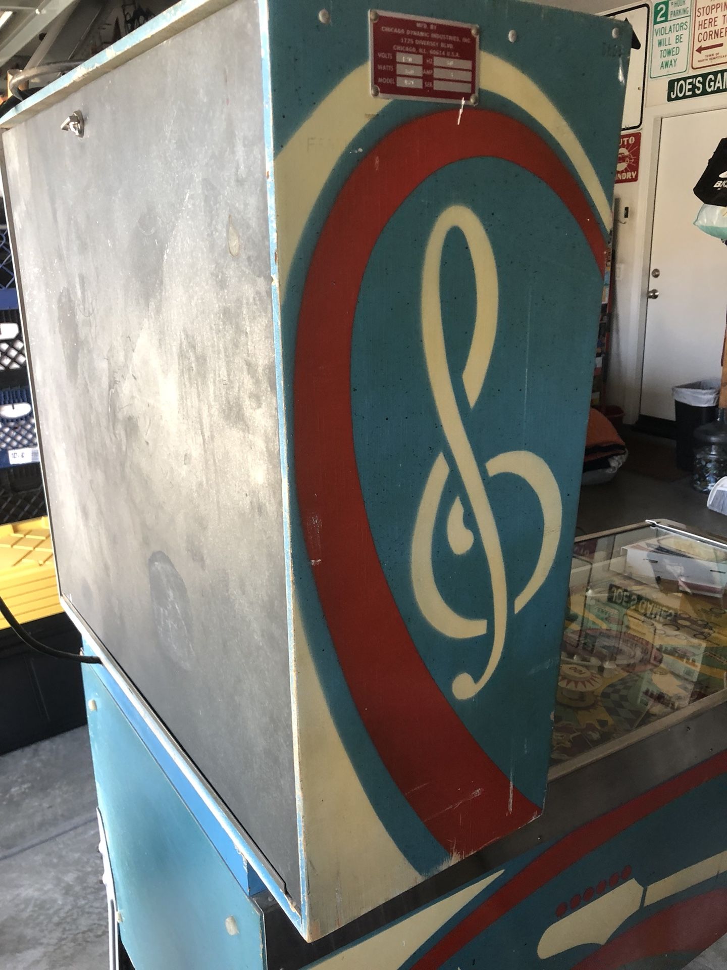 Chicago Coin Jukebox Pinball Machine 1976 Juke Box for Sale in Corona