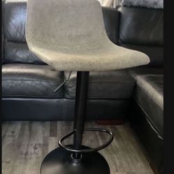 single ( only 1 ) Bar Stools & Counter Stools selling this brand new chair less than half only $60  